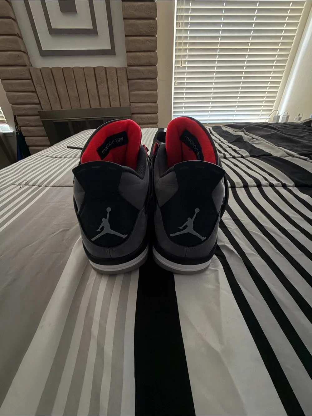 Men’s Jordan 4 Retro Infared, Size 10